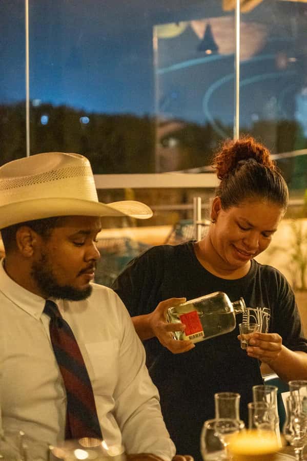 Cartagena: Express Rum and Chocolate Tasting Experience - What the Guide Adds to the Hour
