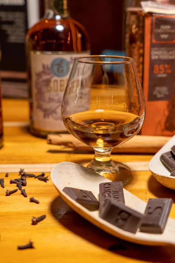 Cartagena: Express Rum and Chocolate Tasting Experience - Why the One-Hour Format Works