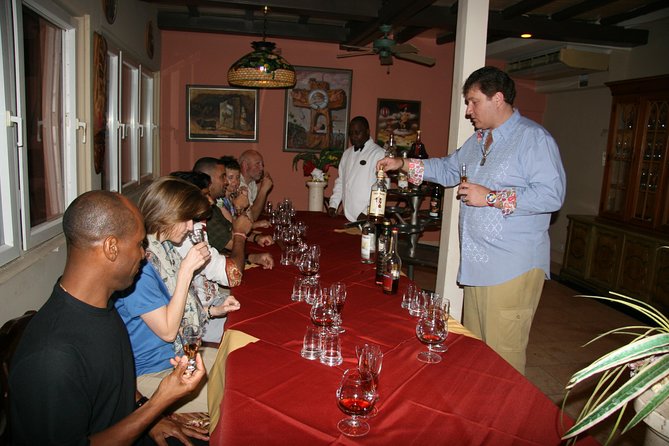 Cigar Demo and Rum Tasting at Graycliff Cigar Company - Watching the torcedors choose and shape tobacco
