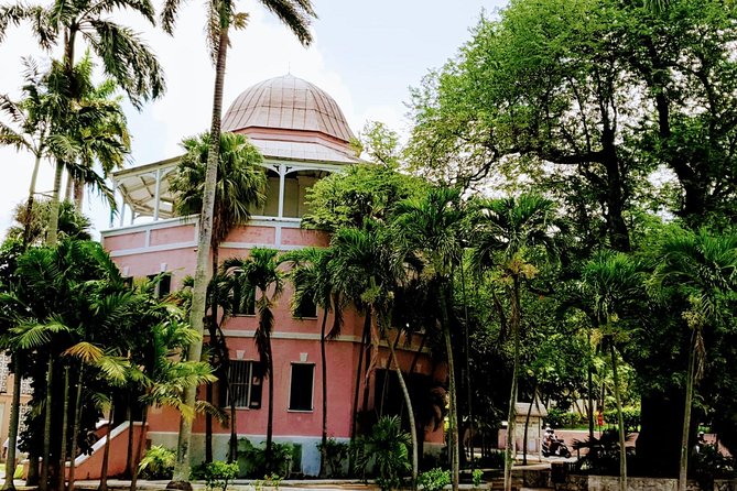City Sight Seeing with Wine, Rum Cake and Conch Fritter Samples - John Watling’s Distillery Offers More Context