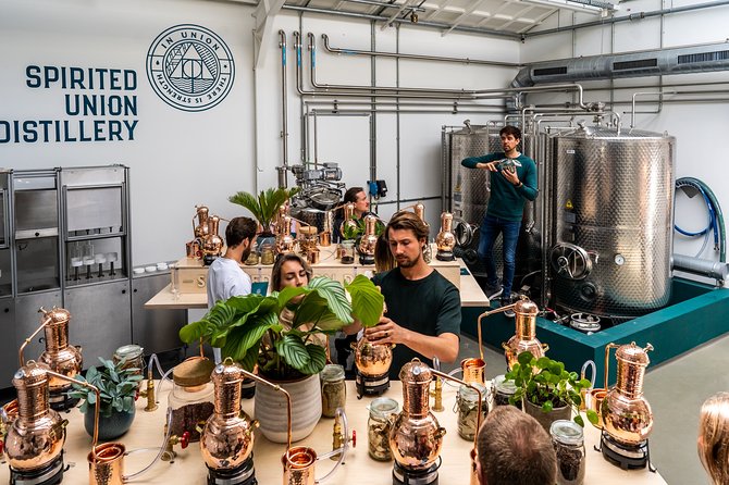 Distilling Class @ Spirited Union Rum Co. (Amsterdam) - Choosing between four botanical recipes