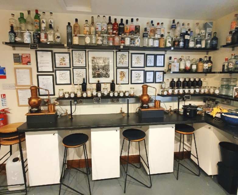 Edinburgh: Rum Distillation Workshop with Rum Tasting - What the small group changes