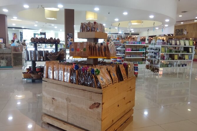 Guided Shopping Tour - Rum tasting, chocolate factory, Cigar factory - Dominican coffee and a useful tasting stop