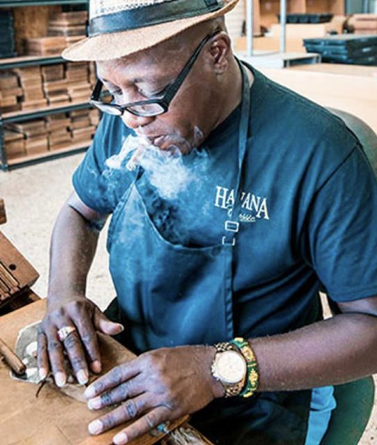 Li'l Havana: Two Family Shops Tour with Rum, Coffee & Pastry - Finishing with a Caribbean rum toast
