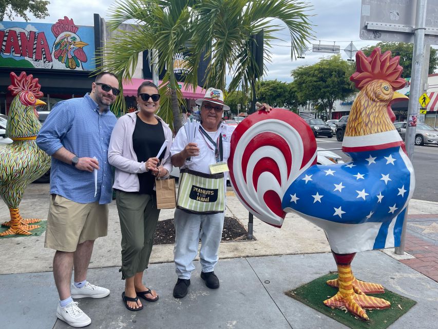 Little Havana: Cigar & Rum Tasting Experience - Los Piñareños and the neighborhood’s everyday rhythm
