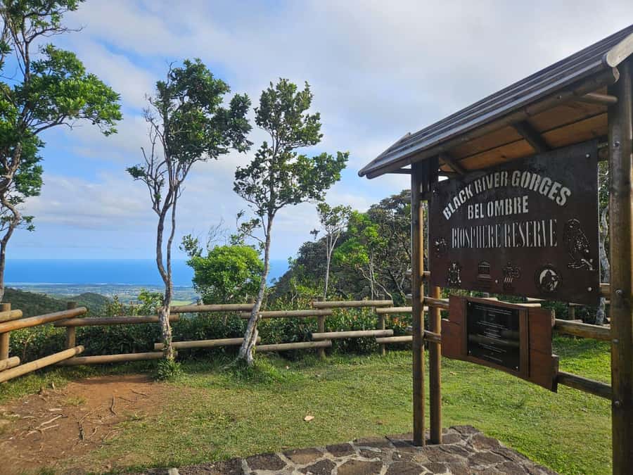 Mauritius: Sights of the South Private Tour with Rum Tasting - Chamarel Village and the mountain roads