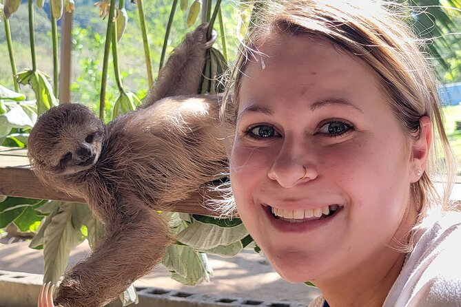 Monkey & sloth tour chocolate and rum samples - Why the animal encounter is the heart of the day