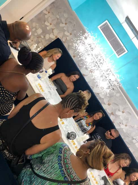 Nassau: Rum Cocktails and Fritter Making Experience - A two-hour taste of Nassau