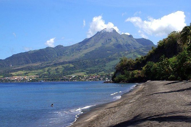 North Tour: rainforest, rum distillery, black sand beach etc - Key points at a glance
