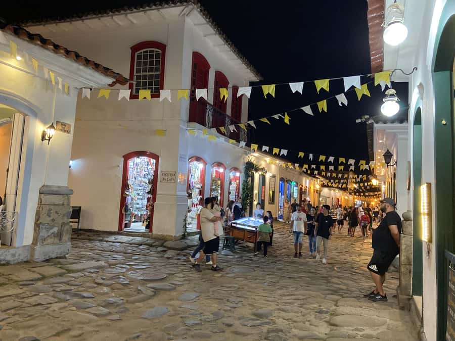 Paraty: Historic Centre Walking Tour & Cachaça Tasting - From colonial trade to local culture