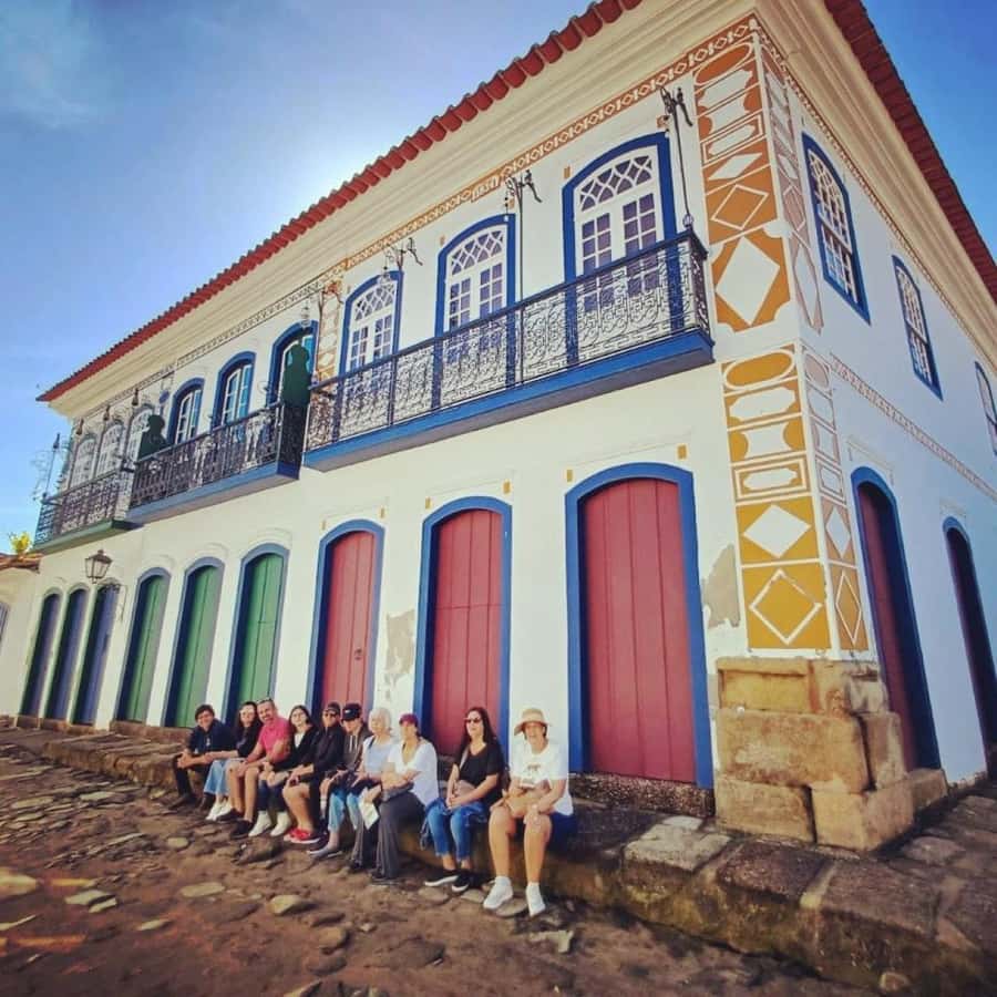 Paraty Historic District: Walking Tour with Cachaca Tasting - Following the cobbled streets and colonial buildings