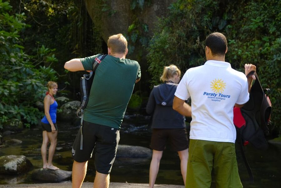 Paraty: Jungle Waterfalls and Cachaça Distillery Jeep Tour - Lunch beside the Perequê-Açu River