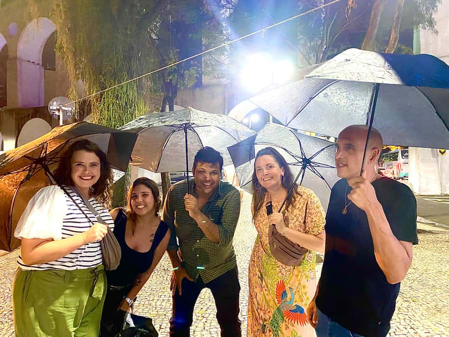 Rio: Pub Crawl in Lapa with Cachaça Tasting and Live Samba - Live samba and the first real dance floor
