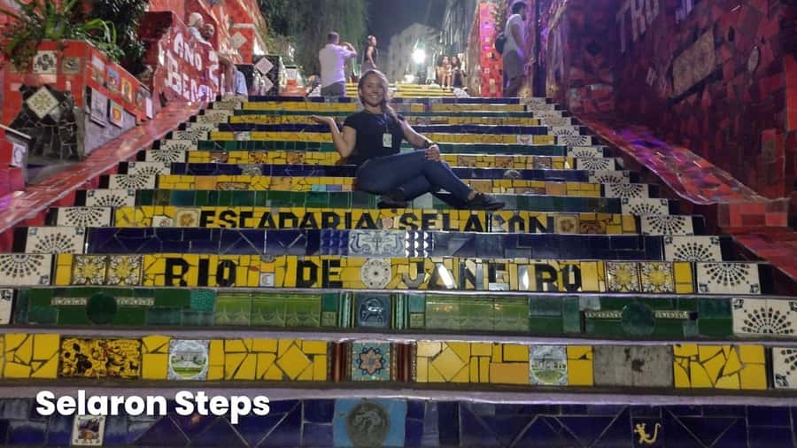 Rio: Pub Crawl on Cachaça and Samba with Transfer - A first taste of cachaça and caipifruta