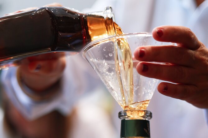 Rum Tasting: Experience of the 5 senses in Madrid - The 18-year rum poured straight from the barrel