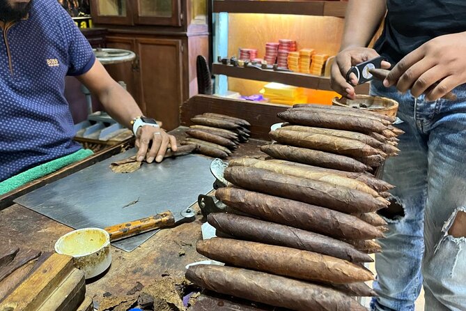 Sabor Dominicano: Rum, Chocolate and Culture Private Tour - A Dominican lunch at Como En Familia
