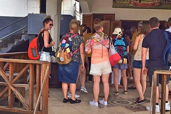 Taste of Grenada: Rum Hopping & Lunch - Guides can shape the whole outing