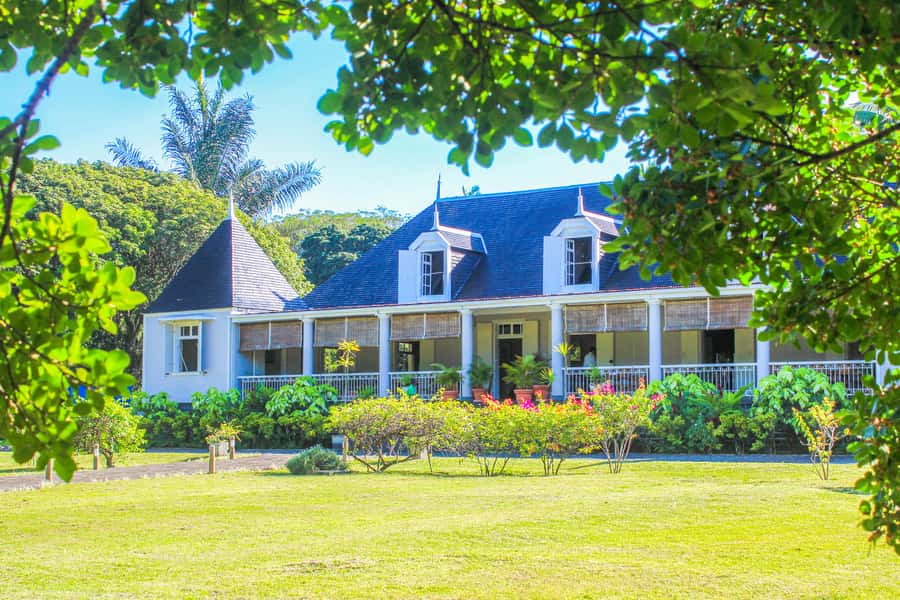 Tea, Rum & Vanilla Route - Aubineaux begins with an 1872 colonial house