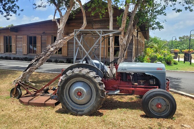 The Barrilito Rum Factory Experience Transportation Included - Shopping for bottles and souvenirs